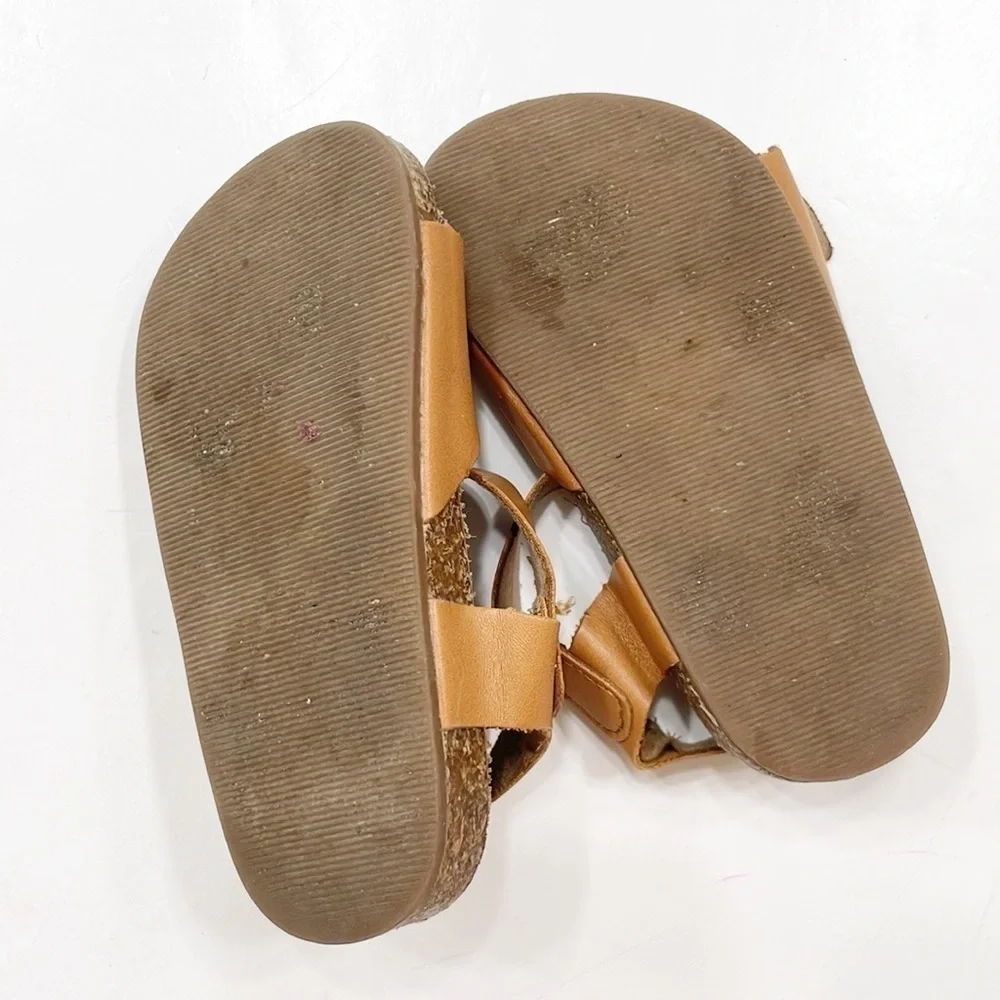 Old Navy baby girls tan sandals